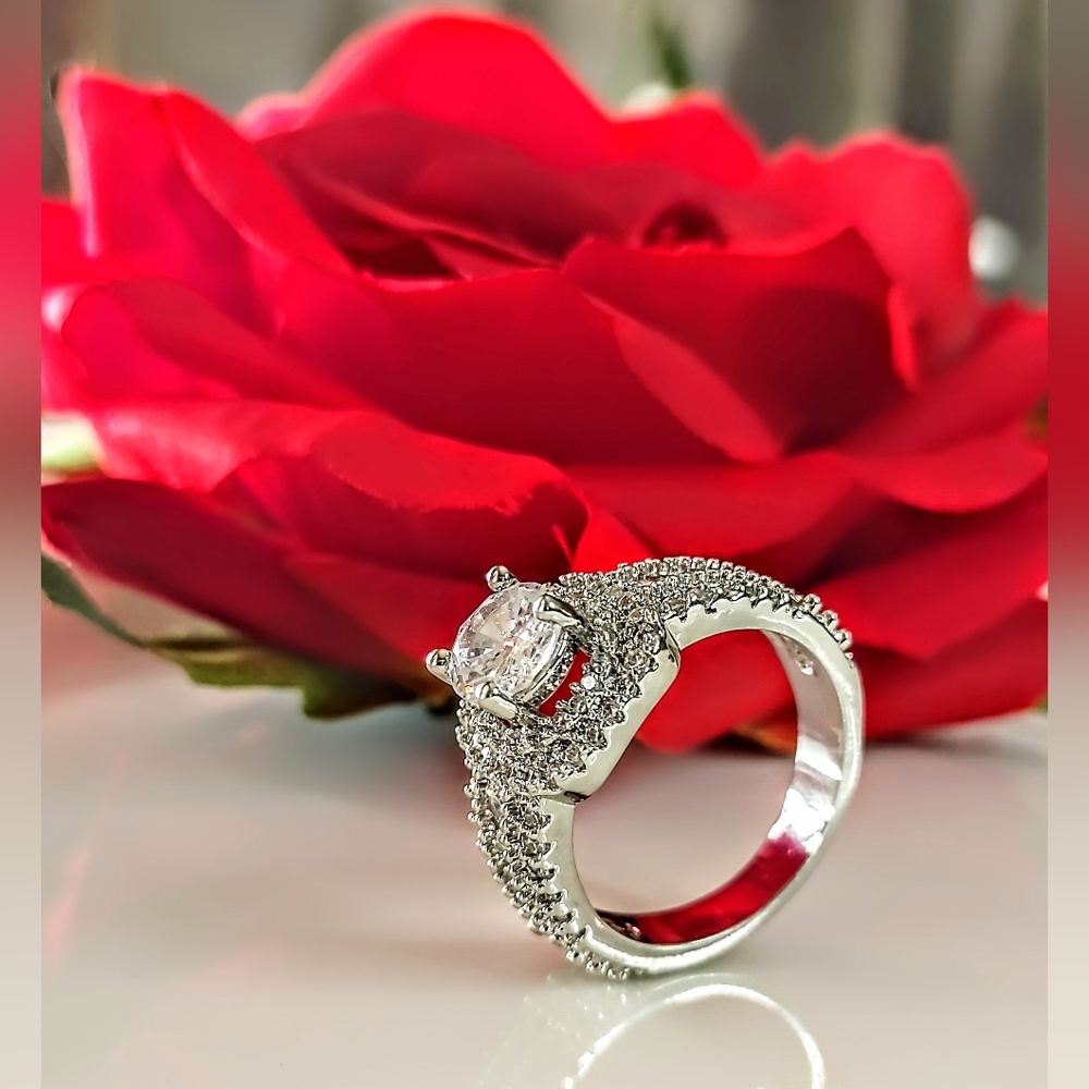 S925 Sterling Silver Round Cut White Crystal Rhinestone Engagement Ring